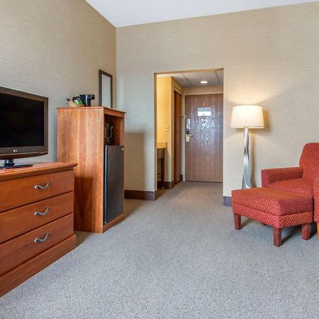 Quality Inn & Suites Mansfield Exteriör bild