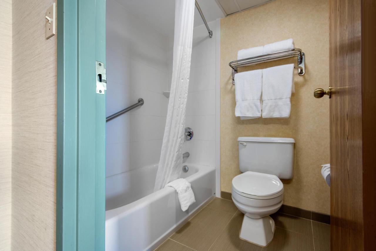 Quality Inn & Suites Mansfield Exteriör bild