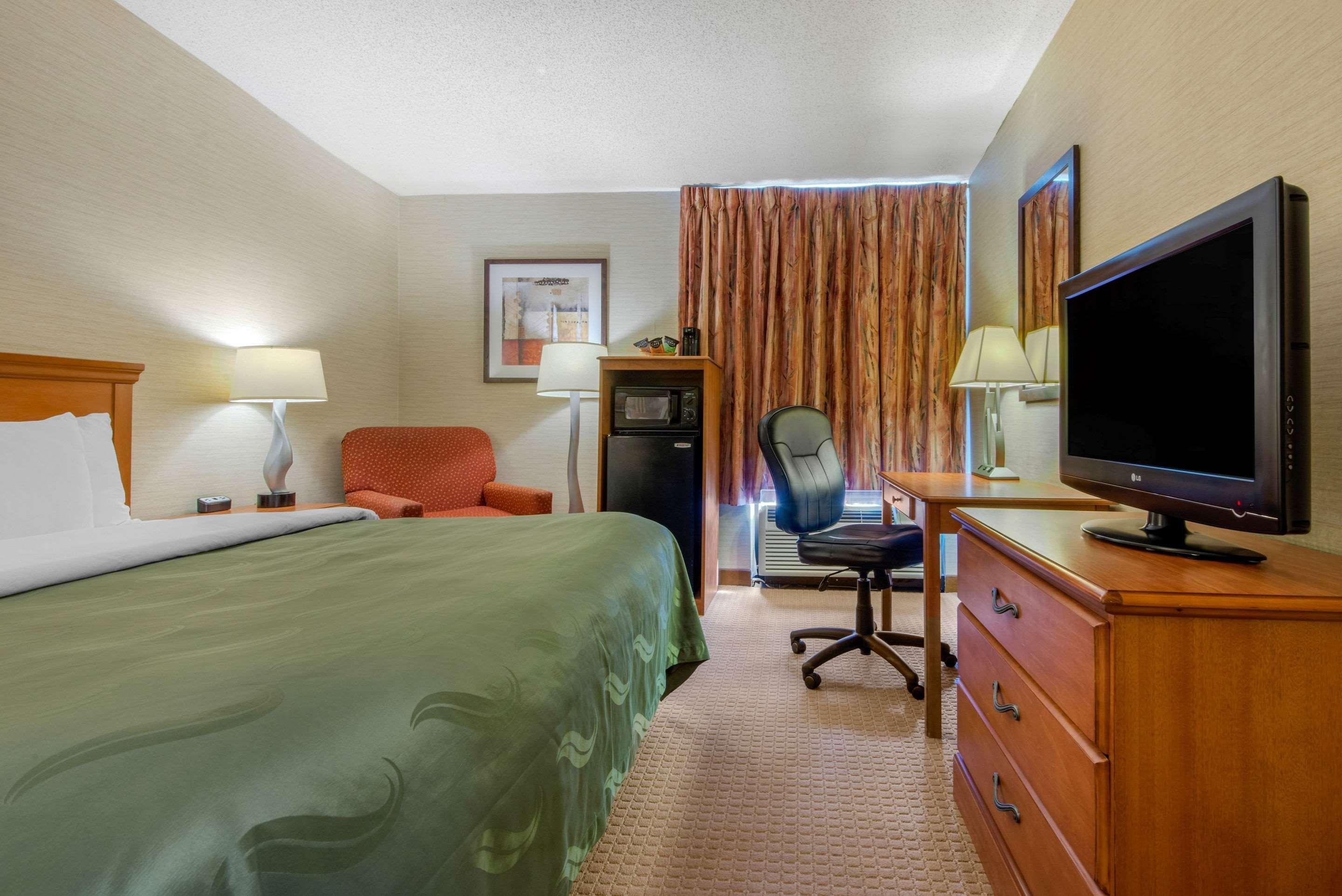 Quality Inn & Suites Mansfield Exteriör bild