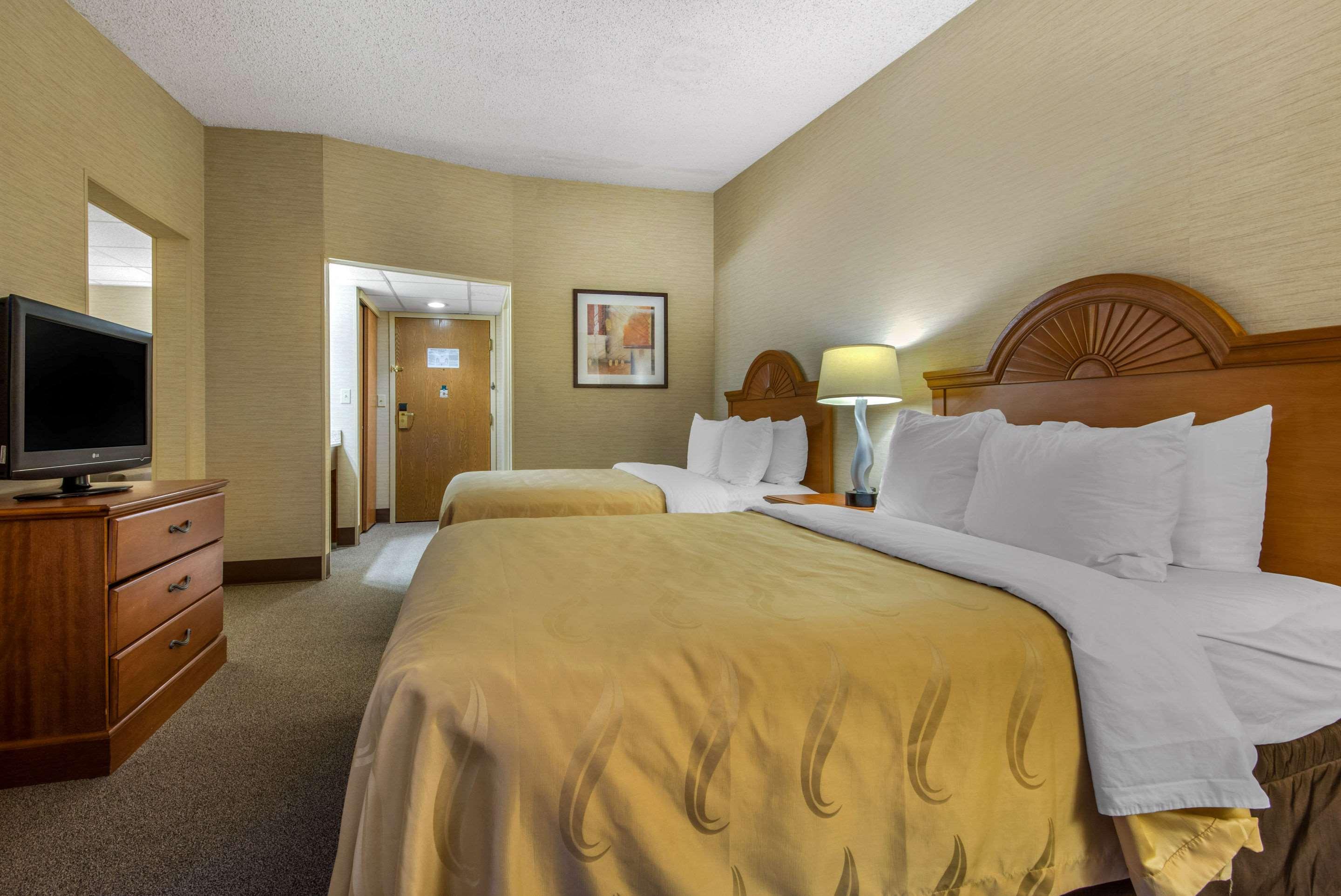 Quality Inn & Suites Mansfield Exteriör bild