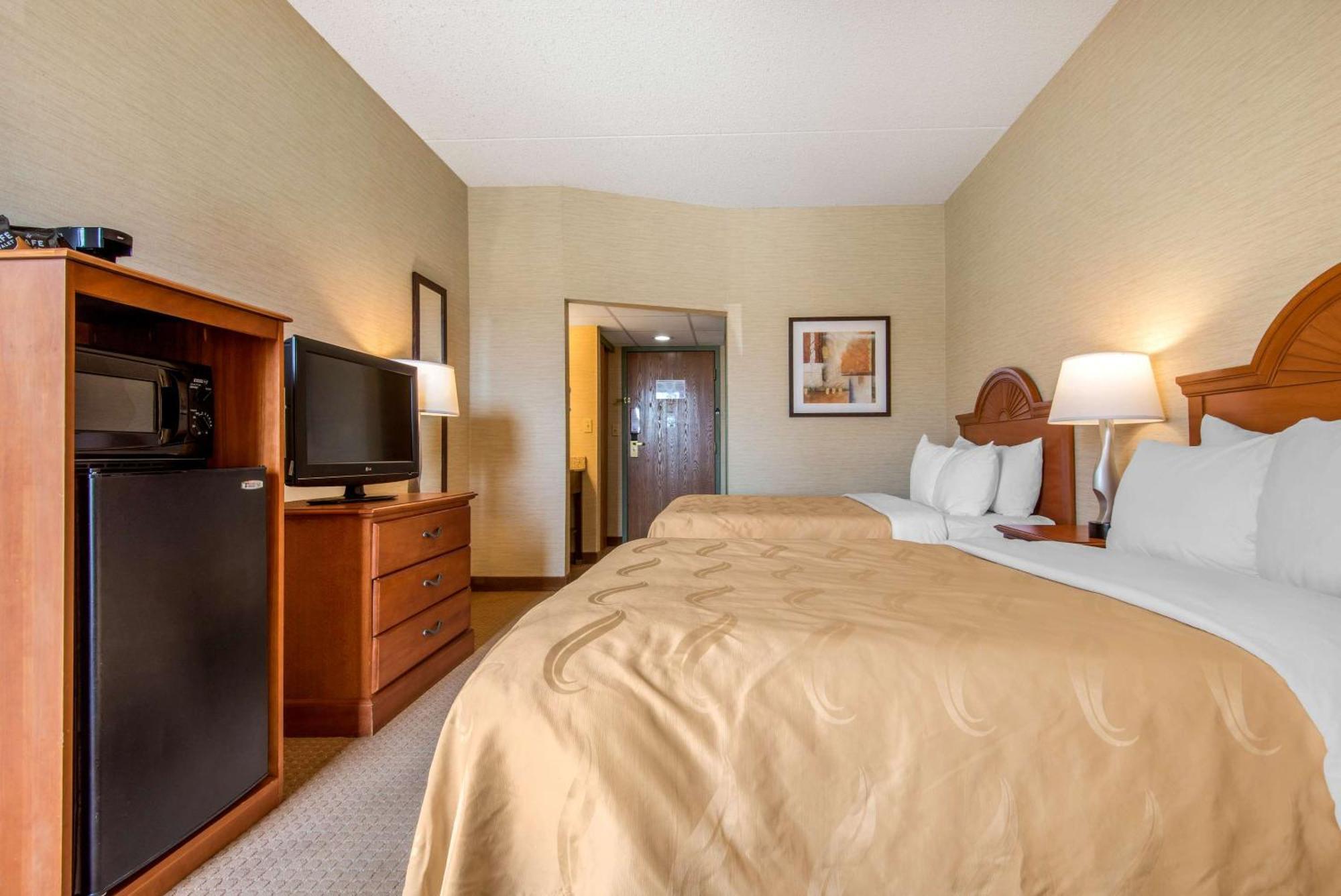 Quality Inn & Suites Mansfield Exteriör bild