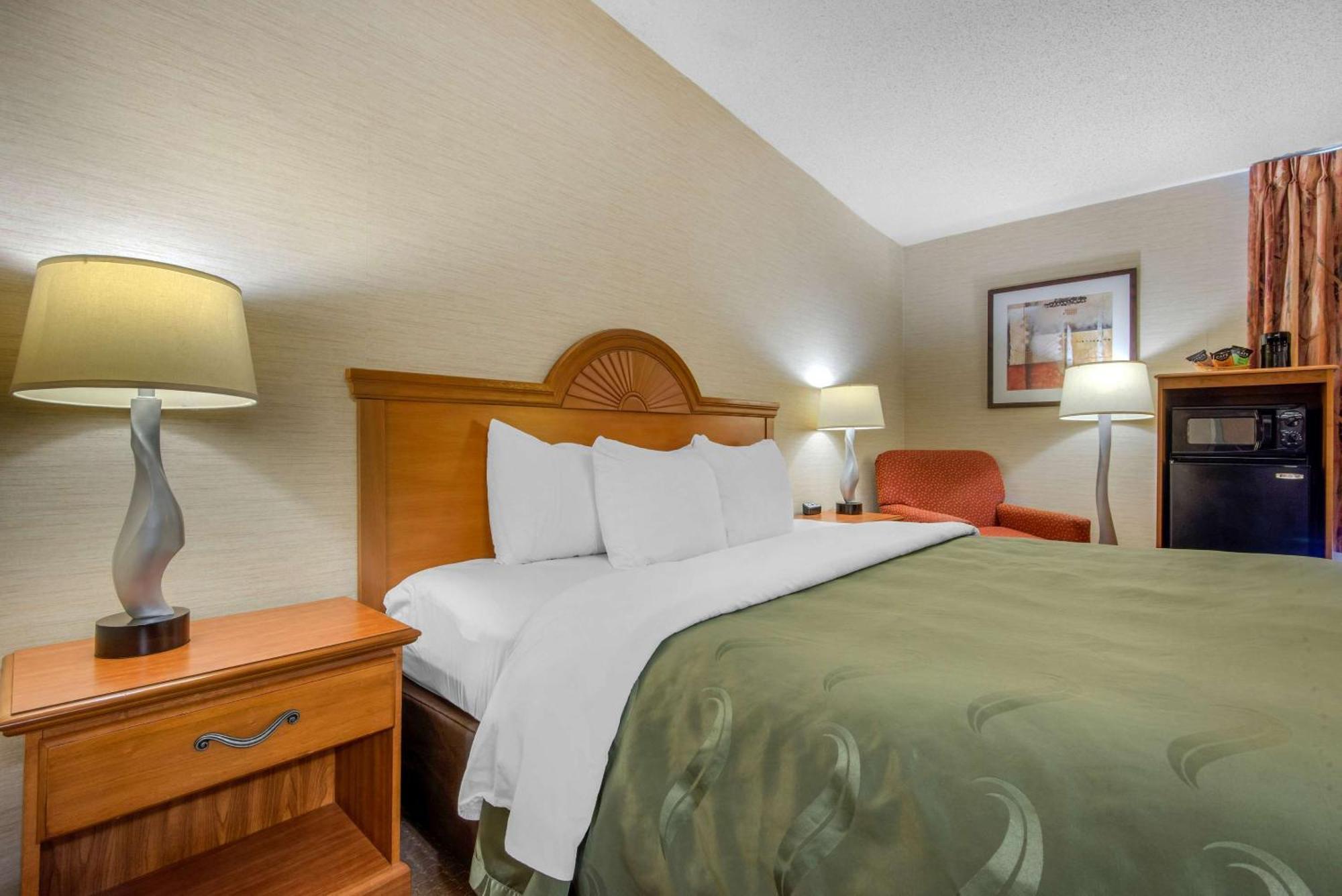 Quality Inn & Suites Mansfield Exteriör bild