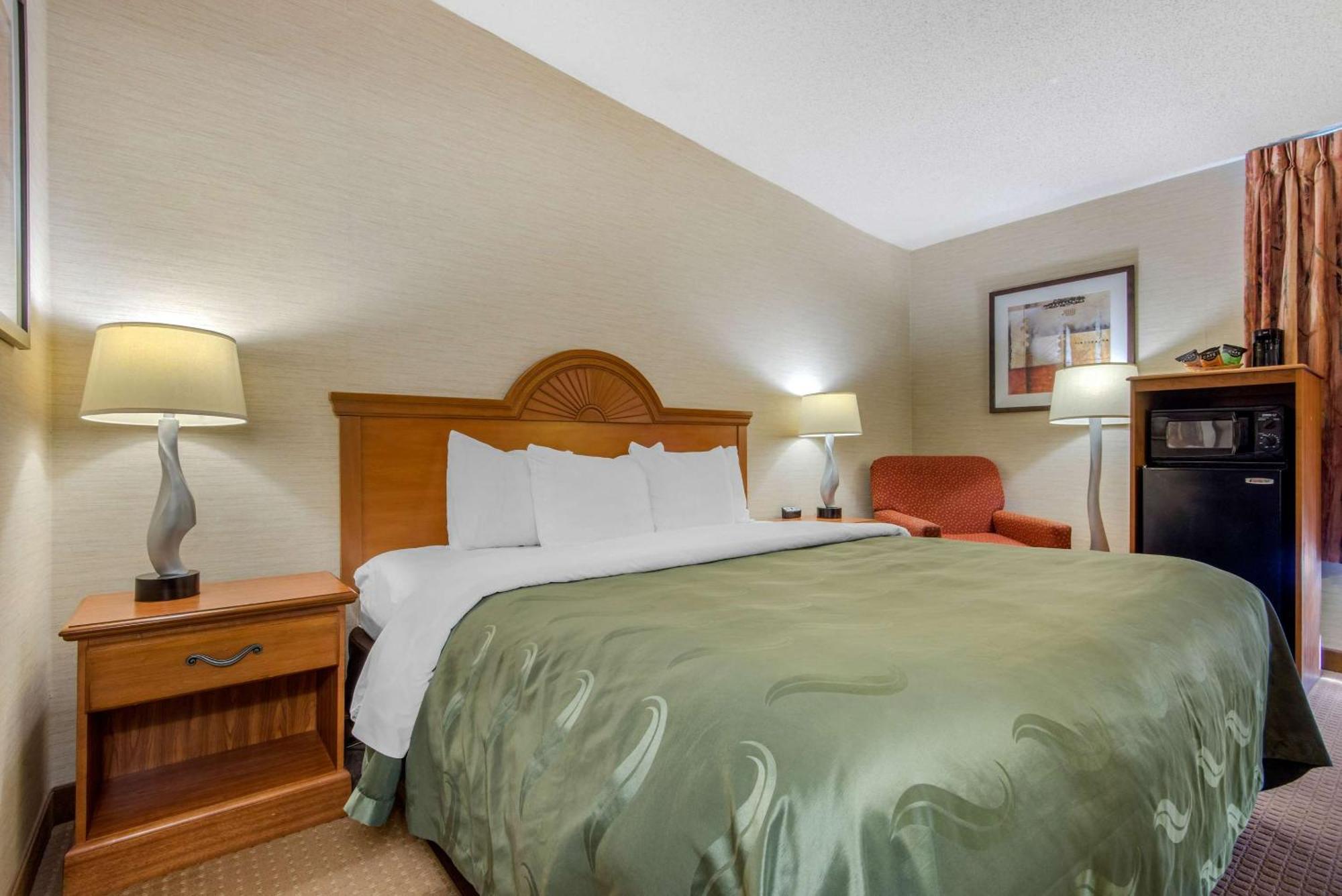 Quality Inn & Suites Mansfield Exteriör bild