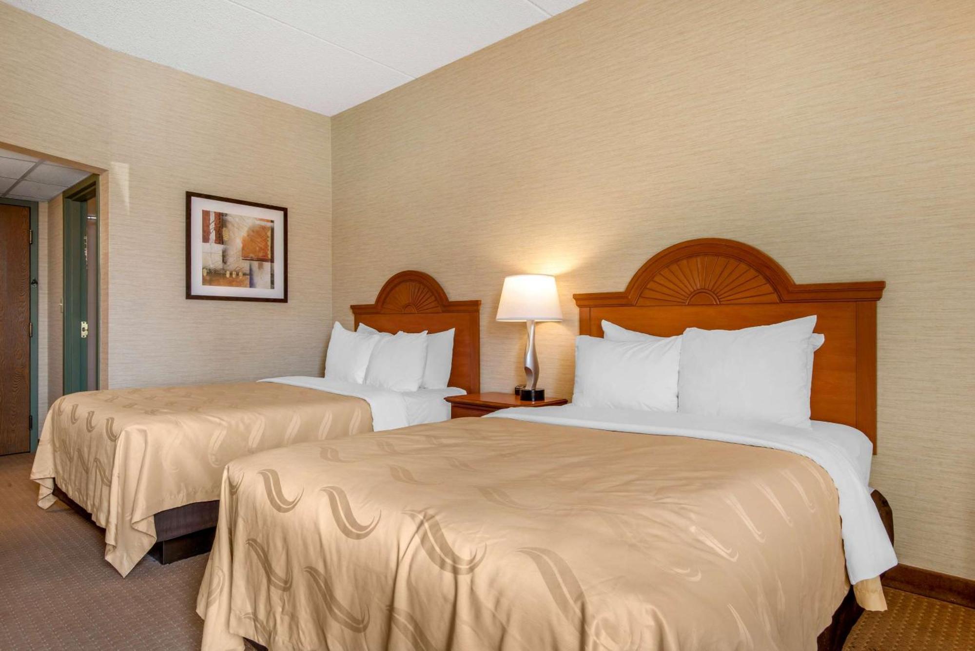Quality Inn & Suites Mansfield Exteriör bild