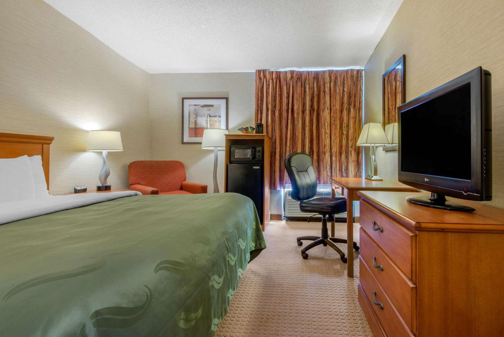 Quality Inn & Suites Mansfield Exteriör bild