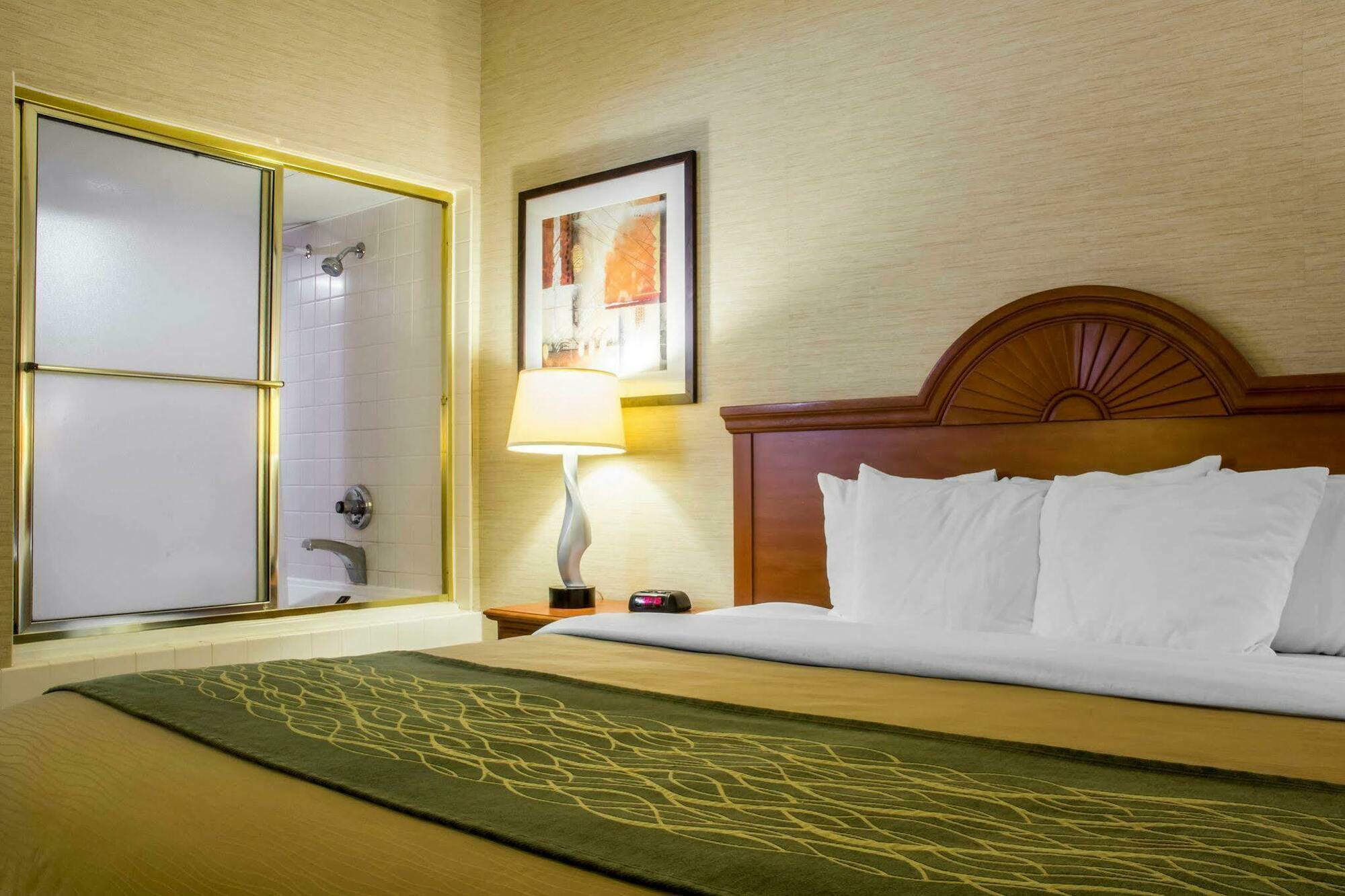 Quality Inn & Suites Mansfield Exteriör bild