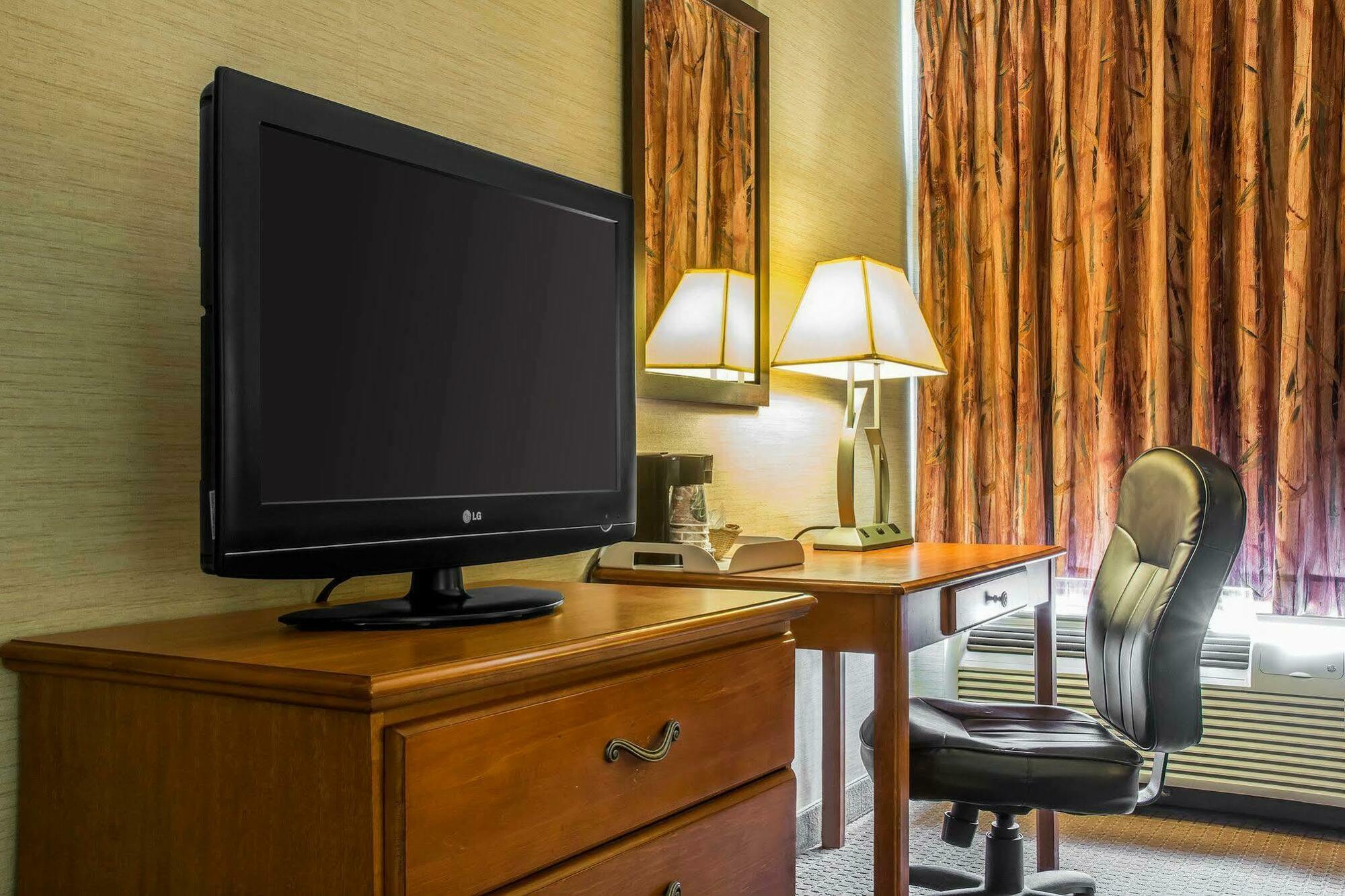 Quality Inn & Suites Mansfield Exteriör bild