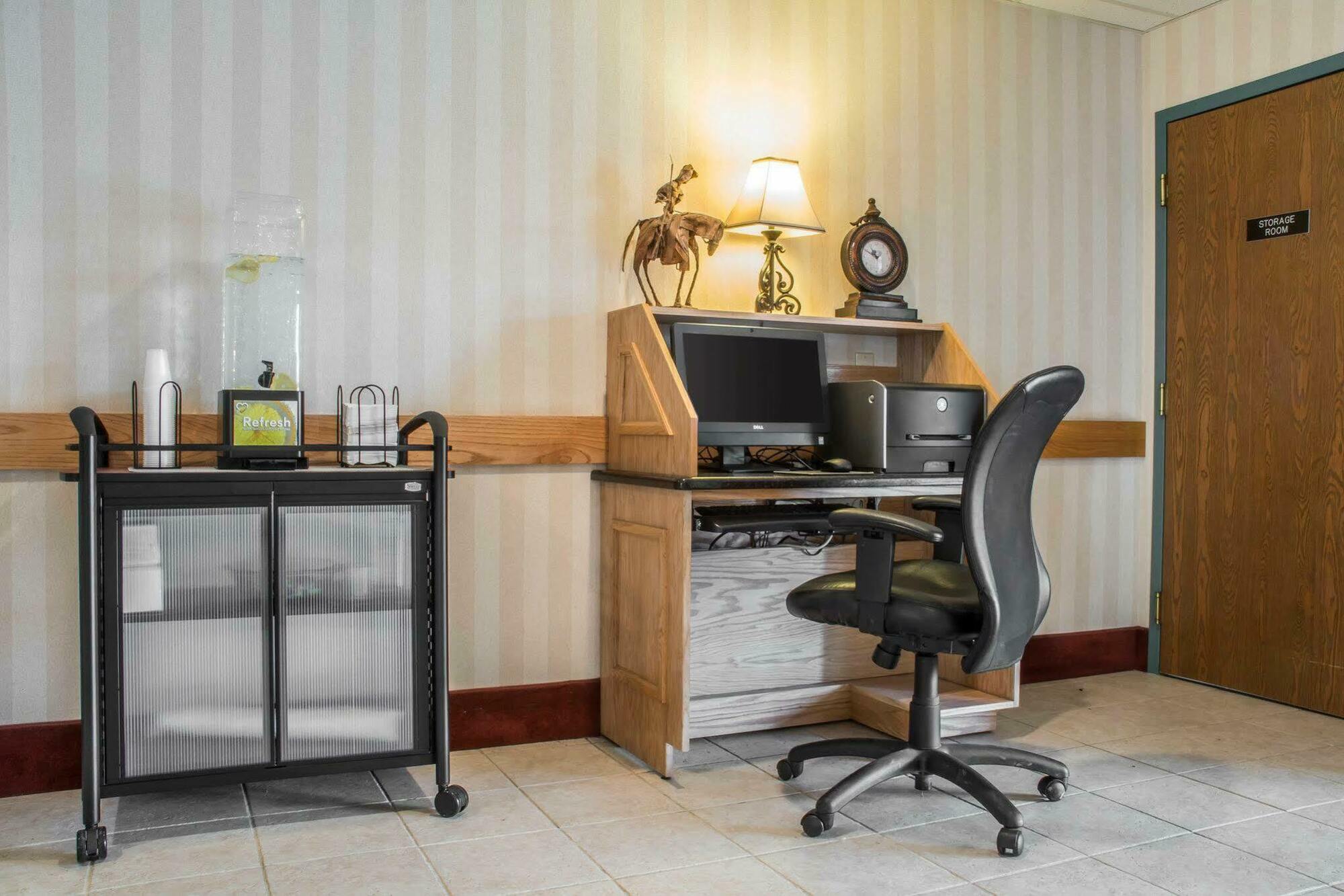 Quality Inn & Suites Mansfield Exteriör bild