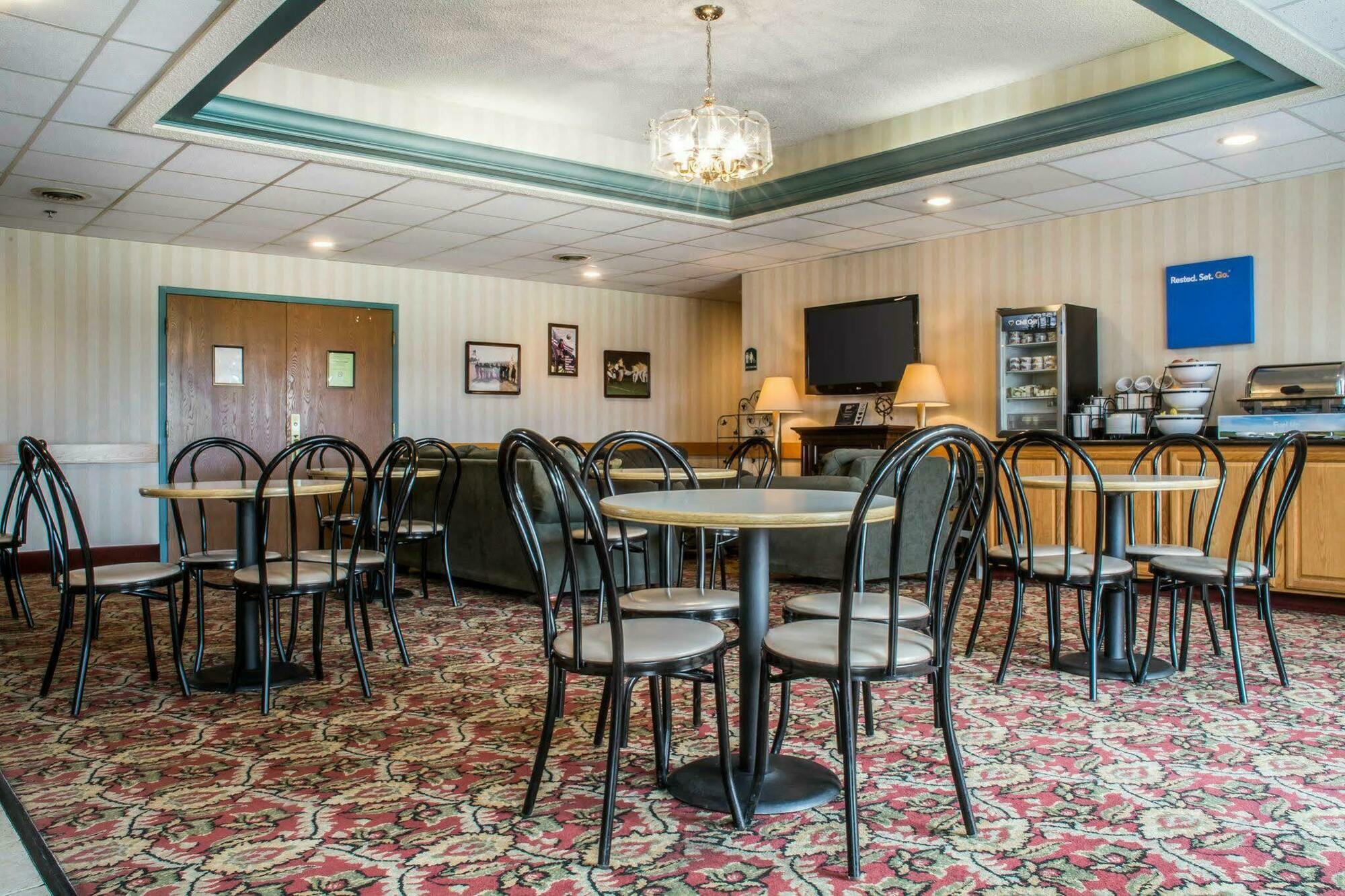 Quality Inn & Suites Mansfield Exteriör bild